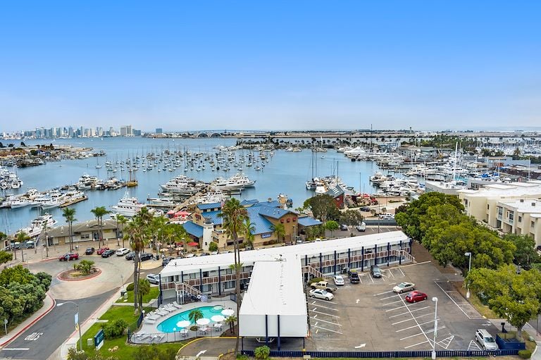 San Diego Hotel Photos | Sea Harbor Hotel